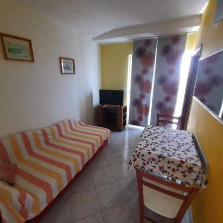 Apartments Robi- Swimming Pool And Beautiful Garden Kampor Exterior foto