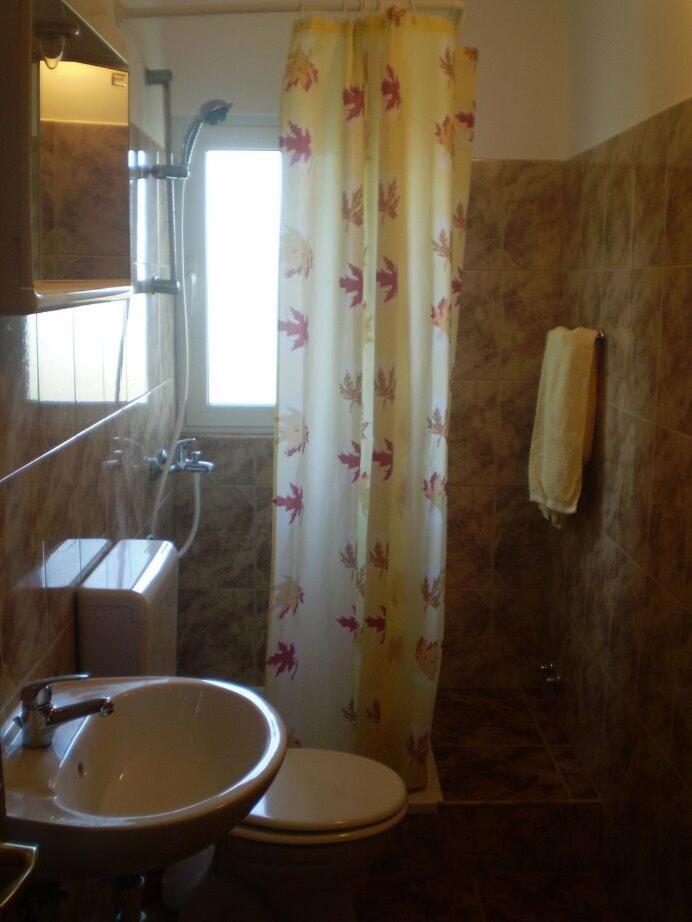 Apartments Robi- Swimming Pool And Beautiful Garden Kampor Exterior foto